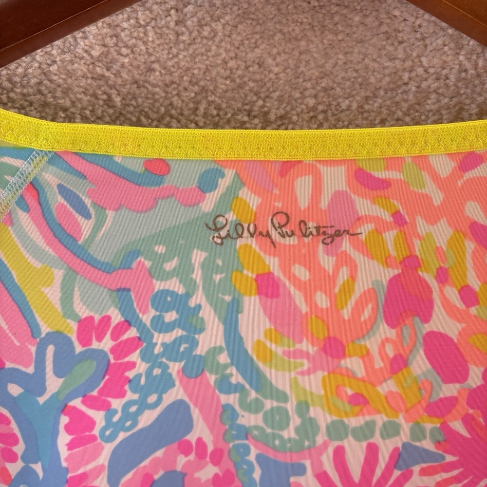 Lilly Pulitzer Luxletic rash guard - Picture 4 of 6